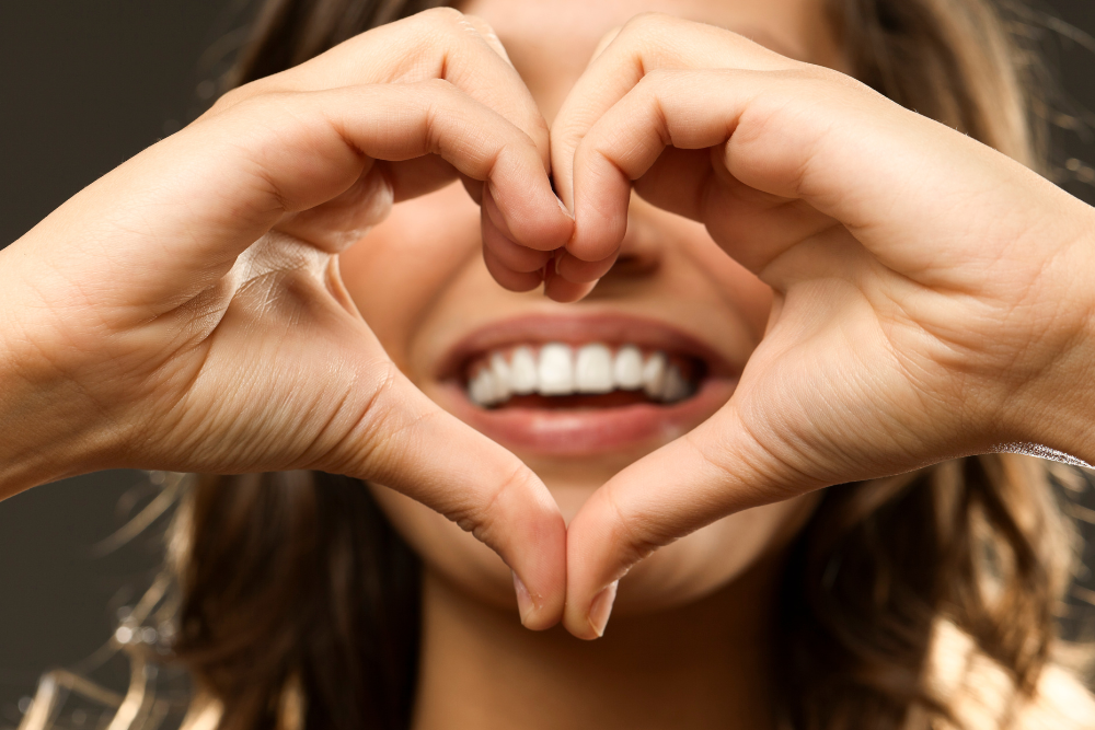 Consiga la sonrisa de sus sueños con el diseño de sonrisa de Caring Family Dentistry
