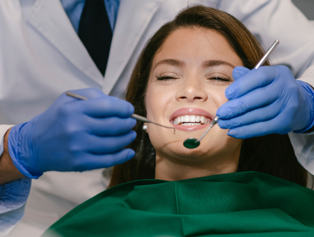 Consiga una sonrisa más saludable con la Dra. Mónica Morgan